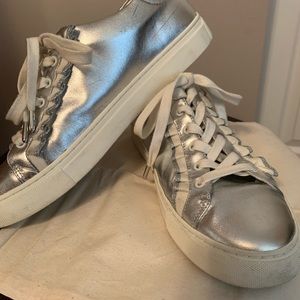 Tory Burch silver sneakers 👟